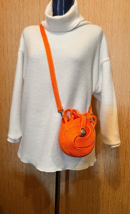 Сумка ручної роботи зі шнура