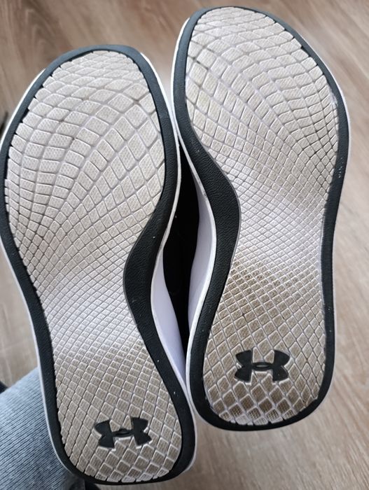 Damskie sportowe do biegania 38 Under Armour