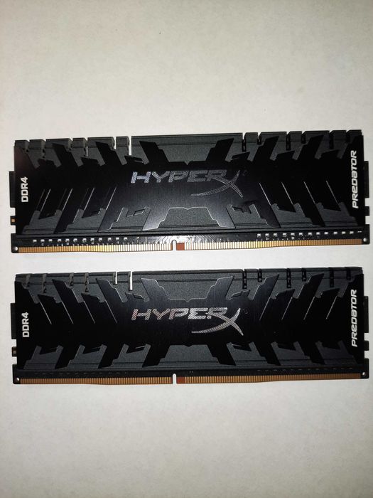 Модуль Пам'яті HyperX Predator 16 ГБ (2×8 ГБ) DDR4 2666 MHz