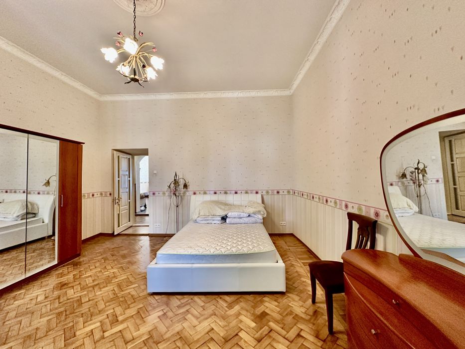 Аренда трехкомнатной квартиры в Одессе. Парк Шевченко. Дельфинарий