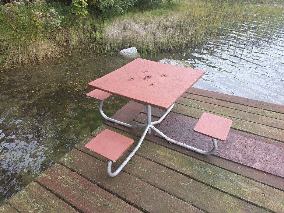 Dwa stoły czterosobowe i ławka szt 1