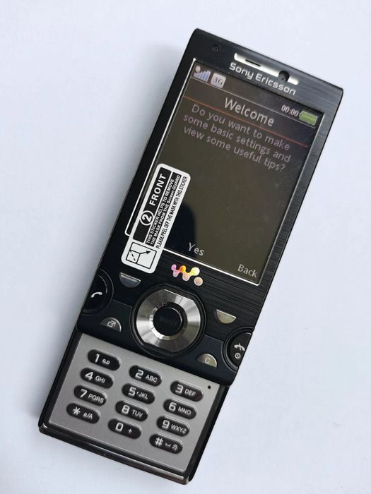 Sony Ericsson W995 — легендарний Walkman