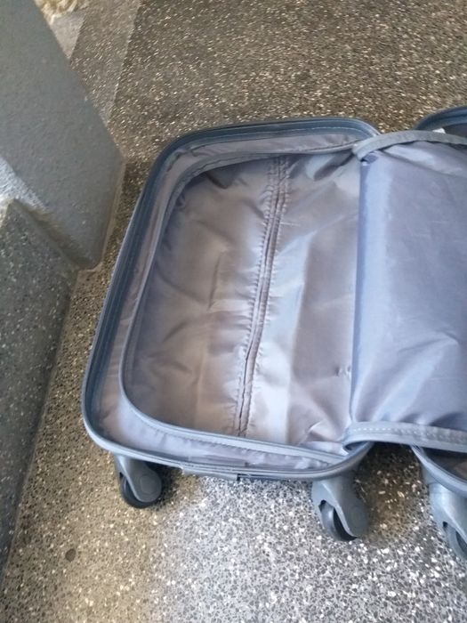 Mala de viagem rígida de cabine com 50  33 24 cm  20€ TM 961668672