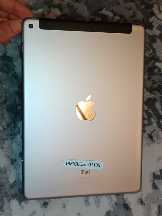 iPad Air usado sem marcas de uso, bloqueado