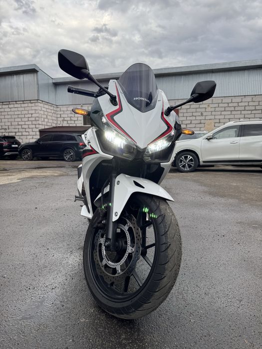 Honda CBR400R Перша реєстрація.