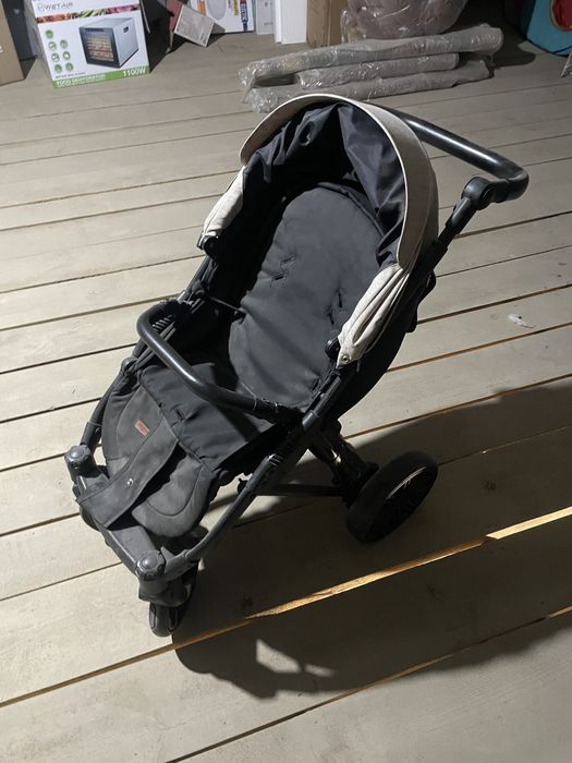 Прогулянковий візочок