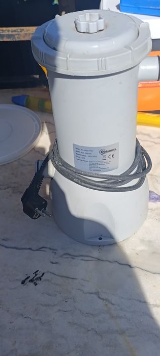Duas bombas para piscinas