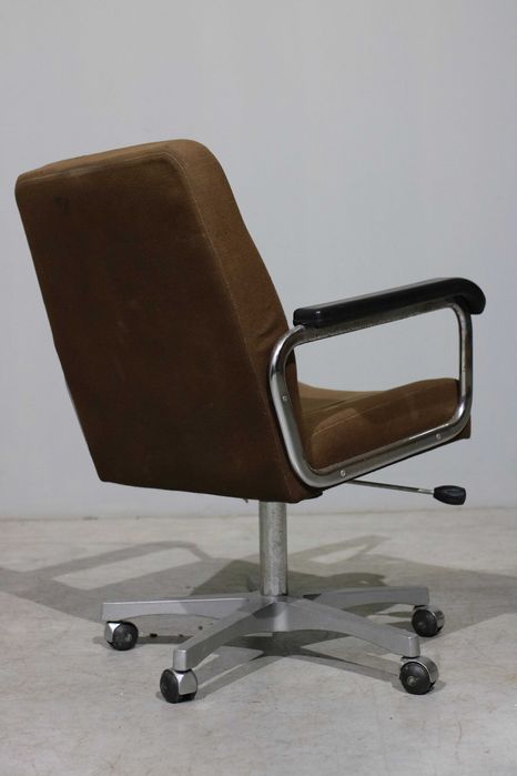 Cadeira de escritório nórdica| Chair design