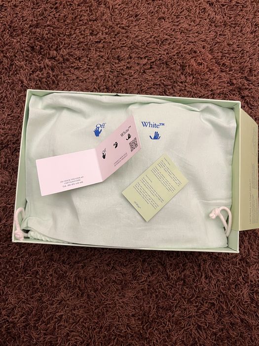 Кросівки off white out of office