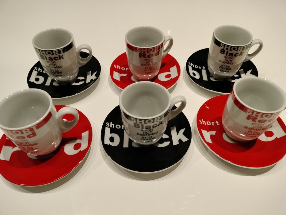 Conjunto café 6 chávenas e pires.