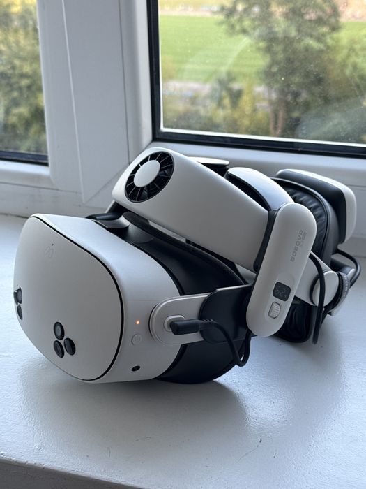 VR Гарнітура Mete Quest 3s 128gb + Кріплення BoboVR S3 Pro з акамулятором 10000Mah та кондиціонером