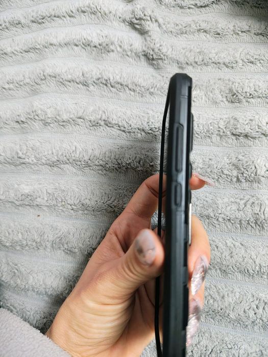 Телефон вживаний