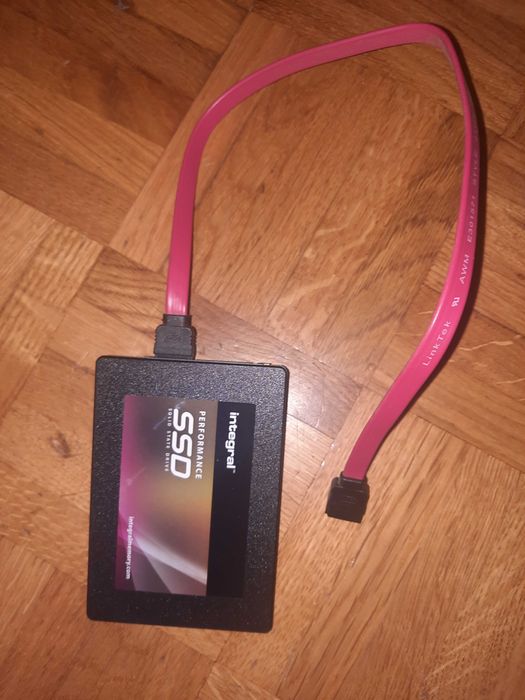Disco ssd 120gb. Com ligação sata