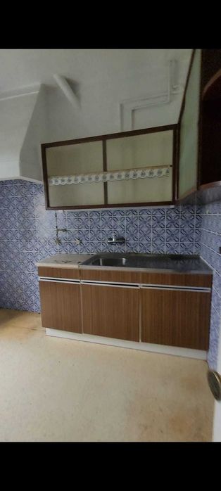 Móveis de cozinha + lava-loiças inox + tampo de mármore