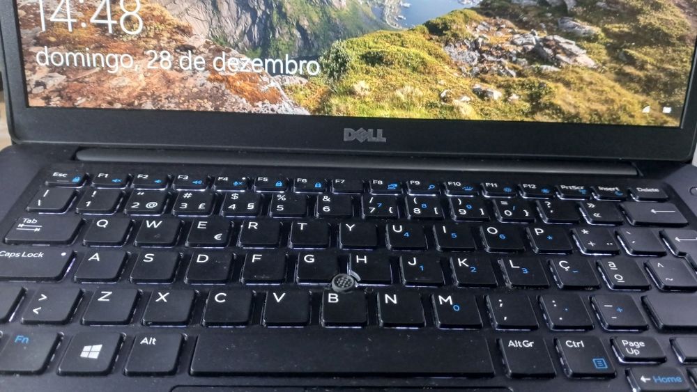 portatil Dell 7480 i5-7300U CPU