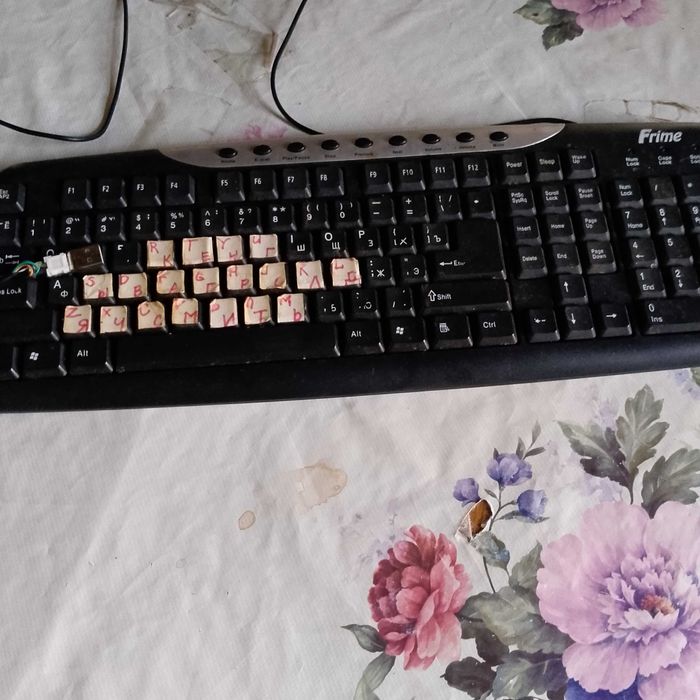 Продам не рабочие проводные клавиатуры