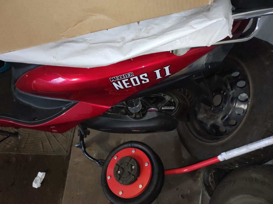 Продам електроскутер Maxxter Neos 2