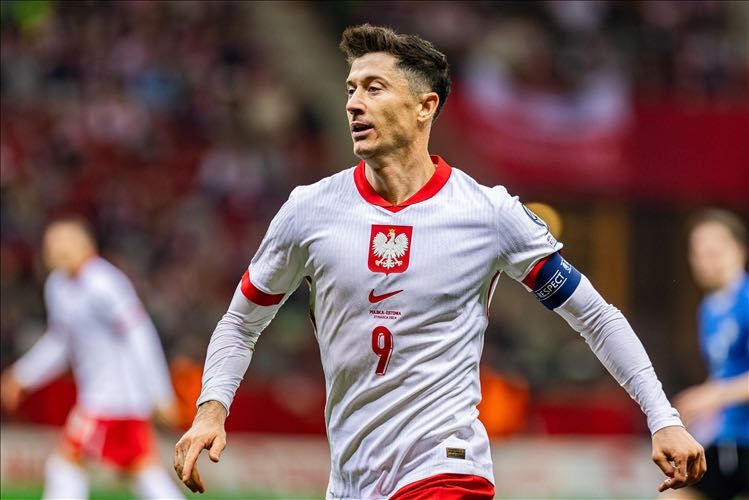 Aktualna koszulka kadry Polska Lewandowski z podpisem!