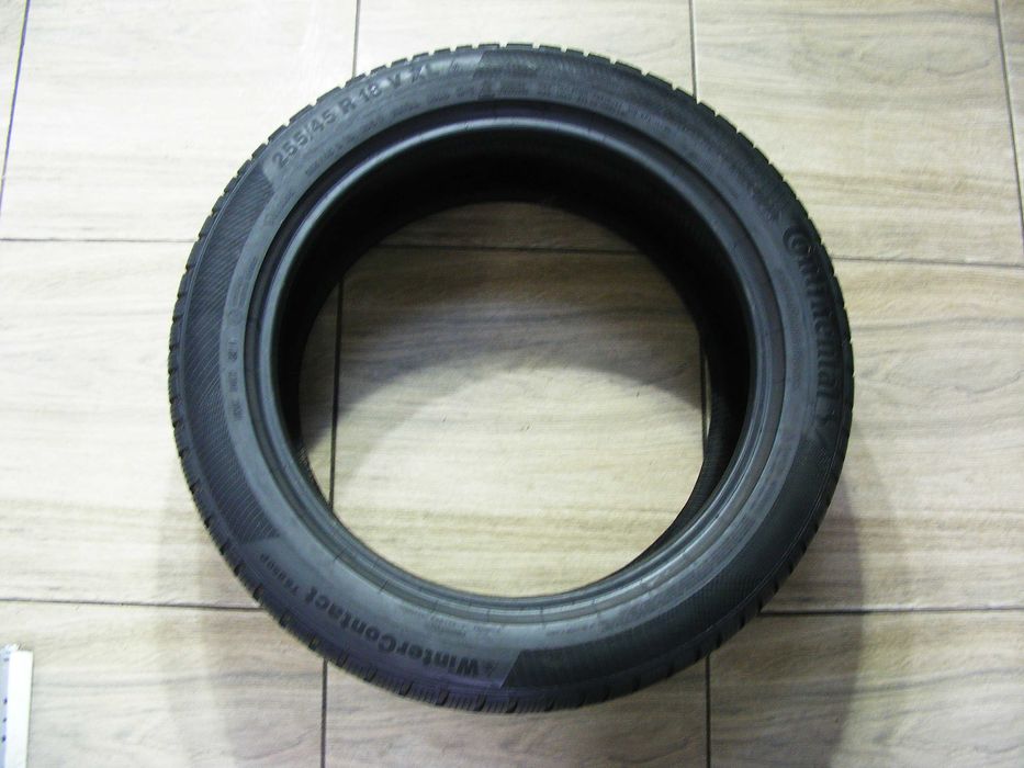 Зимова гума 255/45/18 -2 шт. Continental Winter Contact TS850P.