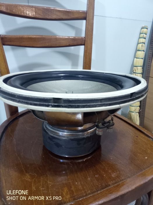 Терміново продам ОБМІН Саббуфер-динамік 180-360w alphard sw1203z