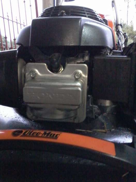 maquina de corta relva oleo mac