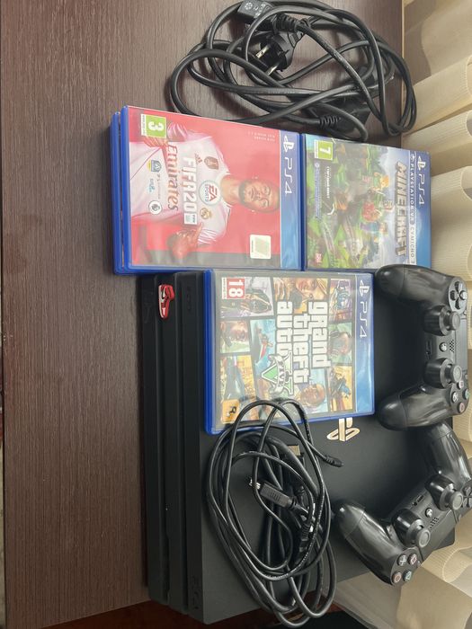 Продаю:Ps4 pro+ігри!