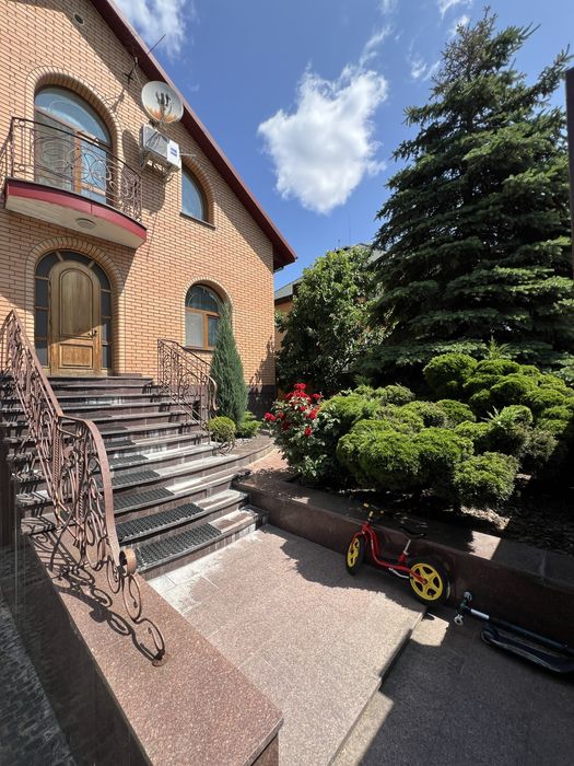 Аренда дома-фортеця. ул.Богатырская. Киев. Яхта Клуб.