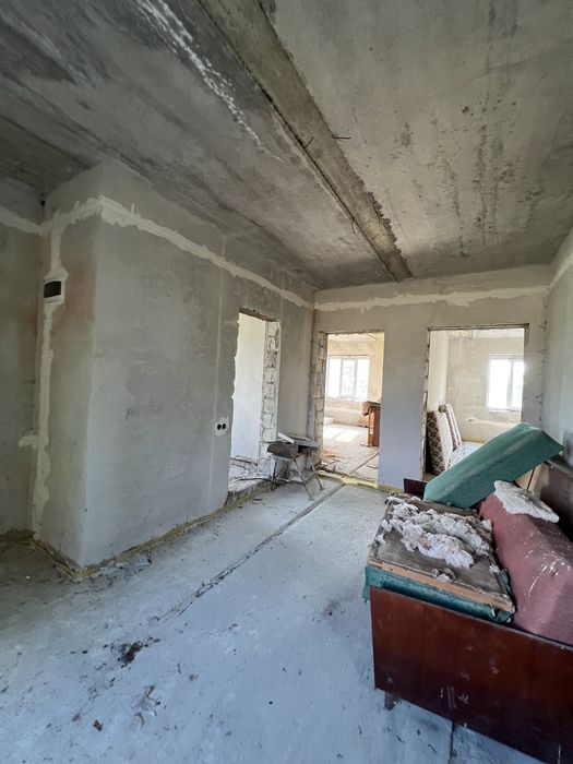 Без комісії! Продаж просторого будинку 205.8 м2 з великою територією біля Пустомит