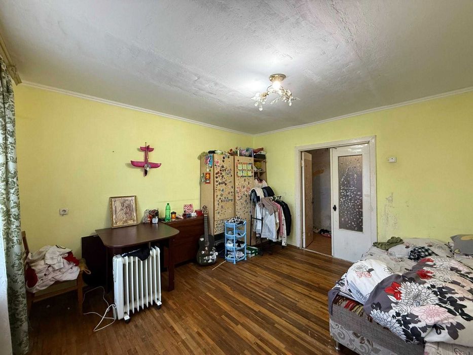 Простора 2-кімнатна, зручна локація, гарне планування, вигідна ціна