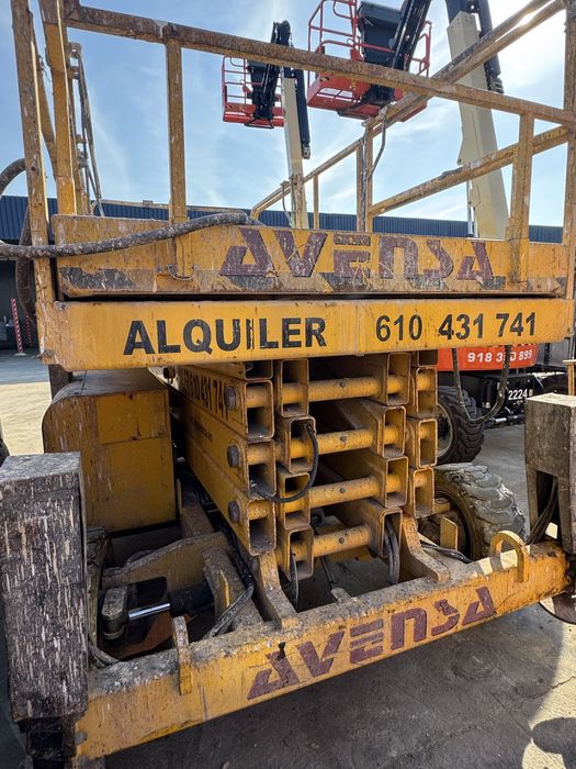 Plataforma elevatória Tesoura Diesel 15mt (Usada)