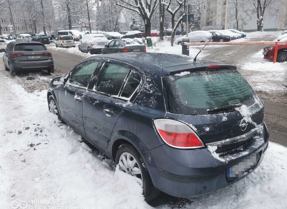 Opel astra h silnik 1.6 zgazem po próbie kradzieży uszkodzony.