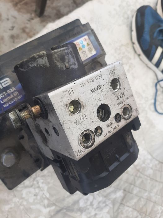 Блок ABS 8E0614111