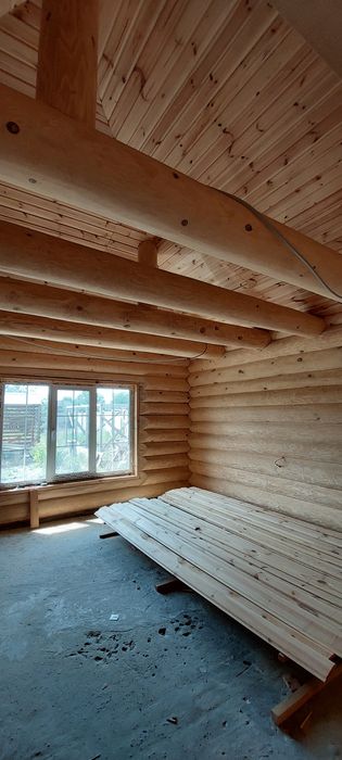 Продам ЗРУБ ( дерево кругляк тесаний вручну) 70м2
