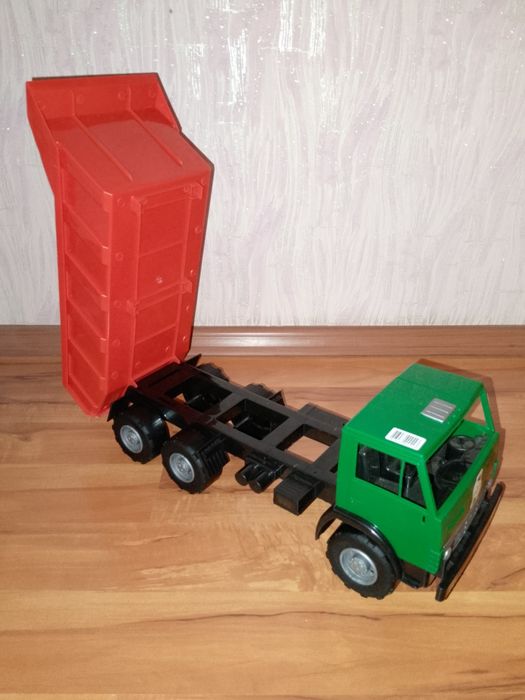 Игрушка большой автомобиль" Грузовик - самосвал "для ребенка от 1 года