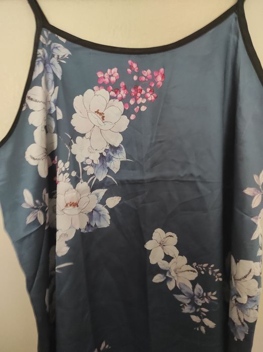 Camisa de noite nova em seda