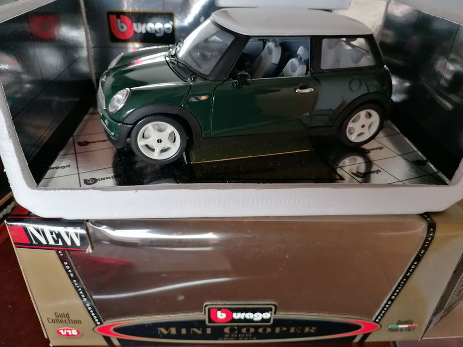 Mini Cooper 2000 burago 1/18
