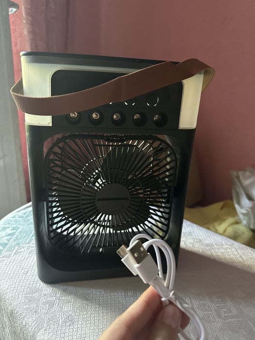 Міні кондиціонер працює від павербанку