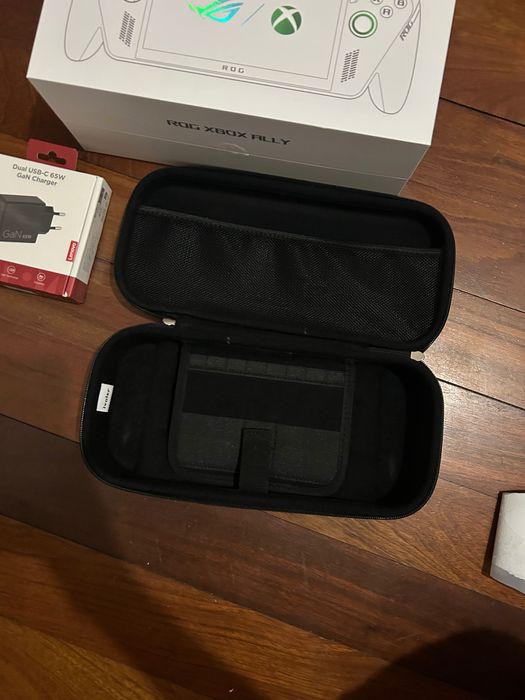 Consola Portátil Asus ROG Xbox Ally (2025) Com bolsa e carregador