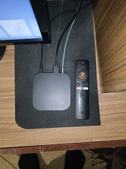 Xiaomi mi box продаю