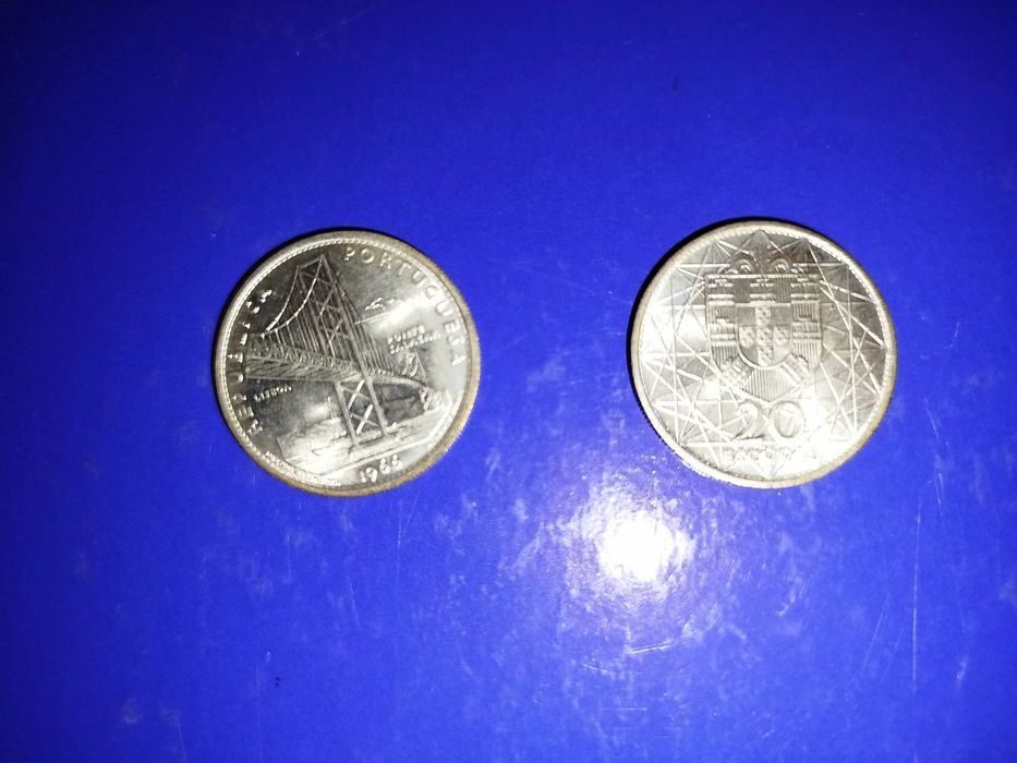 Moedas em prata de 20 escudos