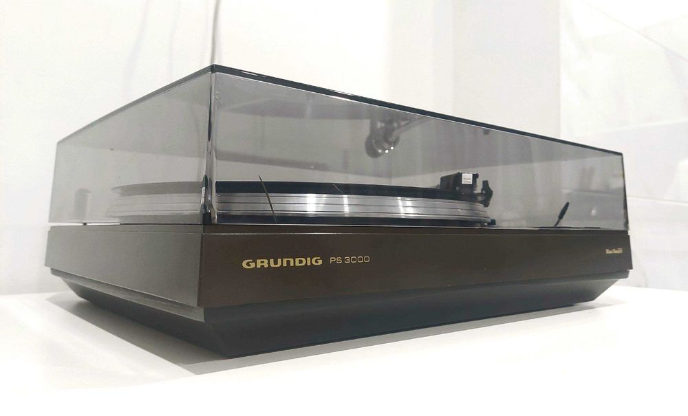 Gira-Discos GRUNDIG PS-3000 - Engenharia PHILIPS "Automatic Direct Control" (muito bom estado)