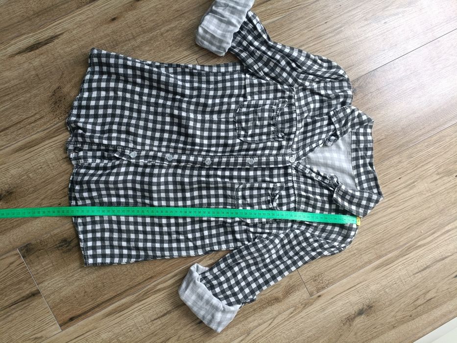 Koszula w kratę czarno biała