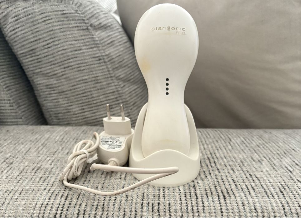 Clarisonic Plus – Escova de Limpeza Facial Sónica