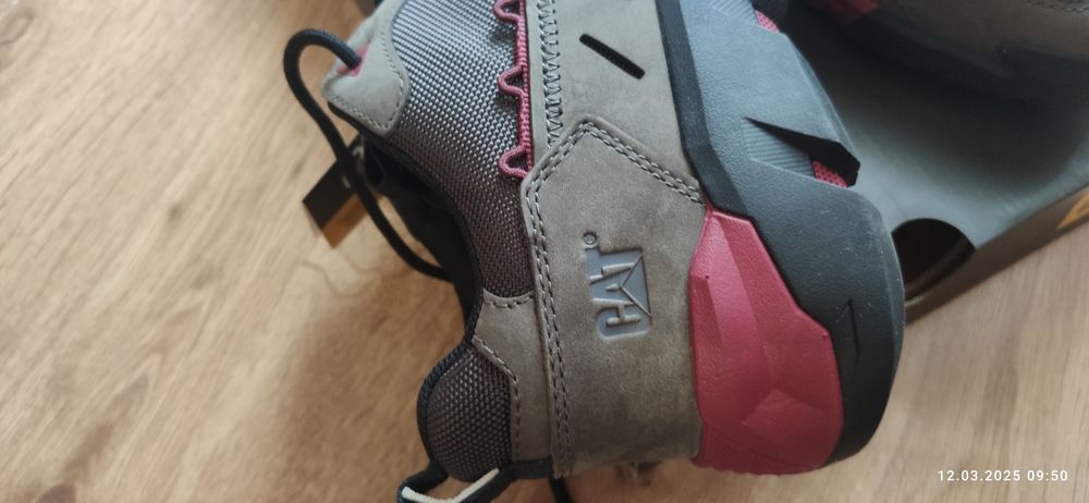 Nowe buty Caterpillara