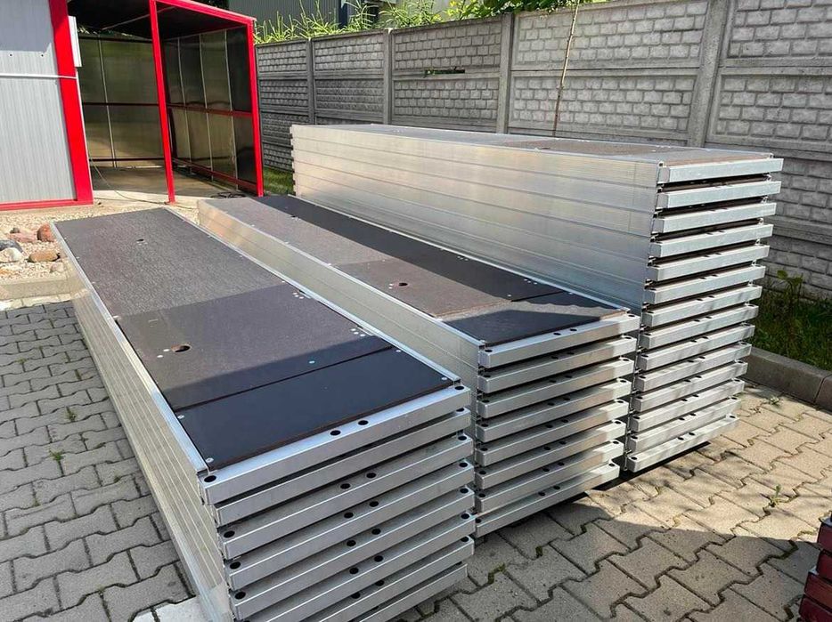 rusztowania nowe 64 m2 (pole 2,5m)