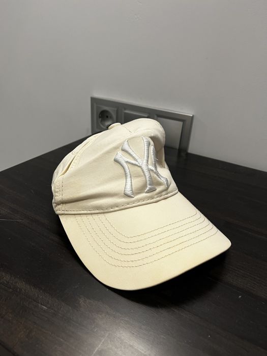 Кепка жіноча