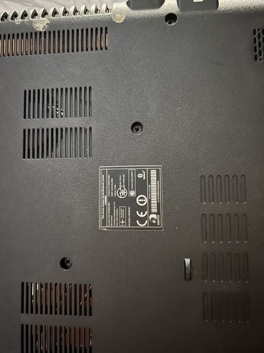 Laptop Acer Aspire E5 - 571G w bardzo dobrym stanie + torba, zasilacz