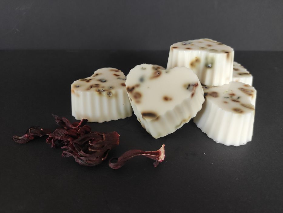 Sabonete artesanal de hibiscus