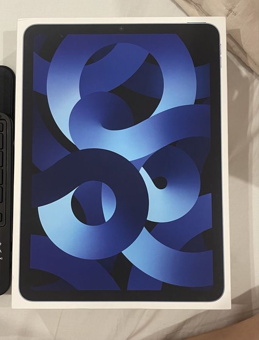iPad Air 5.ª geração -64GB, Wi-Fi, chip M1, azul  Já com teclado inteligente