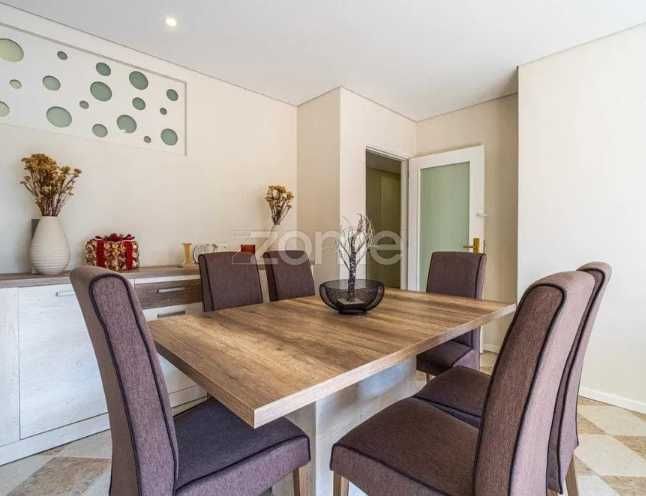 Mesa de Jantar Extensível VERONA (160–200 cm) – Excelente Estado